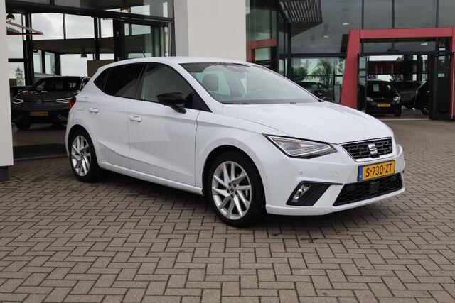 Seat IBIZA 1.0 EcoTSI FR Business Intense 95PK / 70kW, Achteruitrijcamera, parkeersensoren voor en achter, stoelverwarming, adaptieve cruise control (acc), volledig digitaal instrumentenpaneel, Apple Carplay / Android Auto, DAB+, inklapbare spiegels, 2-zone climatro