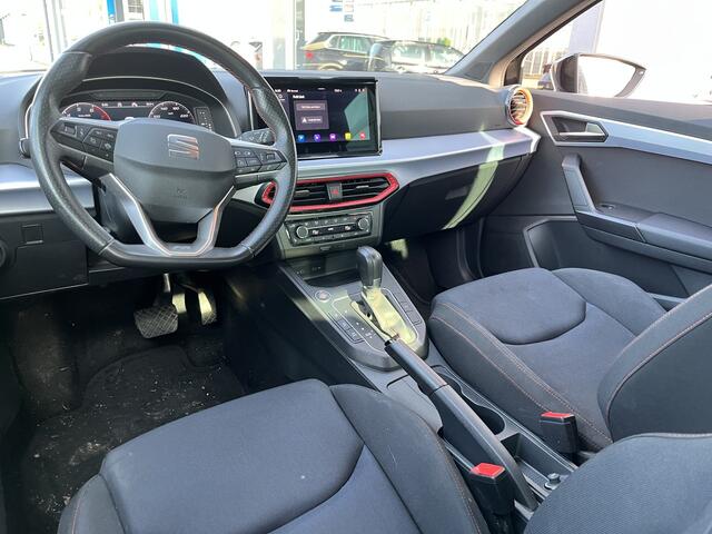 Seat IBIZA 1.0 TSI DSG FR Black Edition / AUTOMAAT/ BLACK EDITION/ KEYLESS/ 18" LMV/ FULL LED/ CRUISE/ DIGITAL DASH/ CLIMA/ PARK. SENSOREN + CAMERA/ RIJ-MODI/ FULL LINK/ NAVI/ DAB RADIO/ BLUETOOTH/ STOELVERWARMING