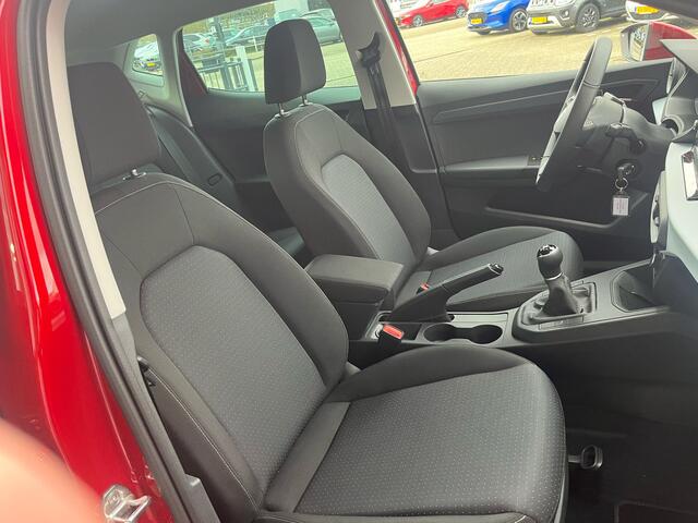 Seat IBIZA 1.0 EcoTSI Style Business Connect / Stoelverwarming / 16'' LMV / PDC voor + achter /