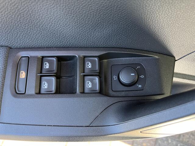 Seat IBIZA 1.0 TSI FR Business Intense Plus / AUTOMAAT/ PANO/ BEATS AUDIO/ CAMERA/ PARK. SENSOREN/ DCC/ GETINT GLAS/ CRUISE/ VIRTUAL COCKPIT/ LED/ STOELVERWARM./ APP-CONNECT/ DIVERSE HULPSYSTEMEN/ NAVI/ CLIMA/ DAB/ 17" LMV