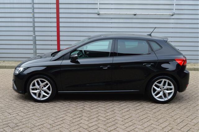Seat IBIZA 1.0 TSI FR Business Intense O.a: PDC, Camera, Navi, Clima, Cruise, Rijklaar, Etc. All-in prijs!
