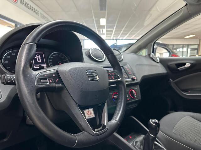 Seat IBIZA 1.0 TSI Style Connect/ 15'' LMV/ Apple + Android/ LED Dagrijverl./ Navi/ Airco/ Cruise/ Elek. pakket/ Isofix/ Bluetooth/ Armsteun/ Multi. LEDER. Stuur/ Mistl./ PDC.