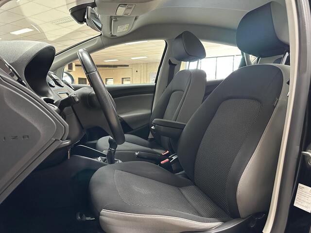 Seat IBIZA 1.0 TSI Style Connect/ 15'' LMV/ Apple + Android/ LED Dagrijverl./ Navi/ Airco/ Cruise/ Elek. pakket/ Isofix/ Bluetooth/ Armsteun/ Multi. LEDER. Stuur/ Mistl./ PDC.