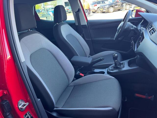 Seat IBIZA 1.0 TSI Style Business Intense / Navigatie / Cruise control / Camera / PDC voor + achter /