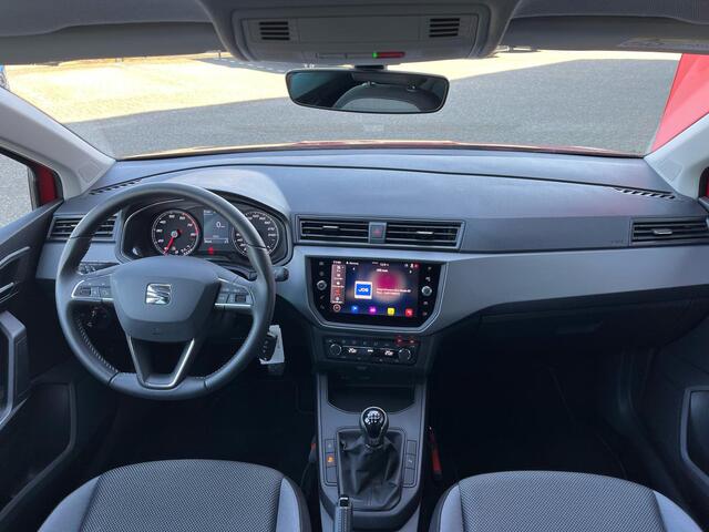 Seat IBIZA 1.0 TSI Style Business Intense / Navigatie / Cruise control / Camera / PDC voor + achter /