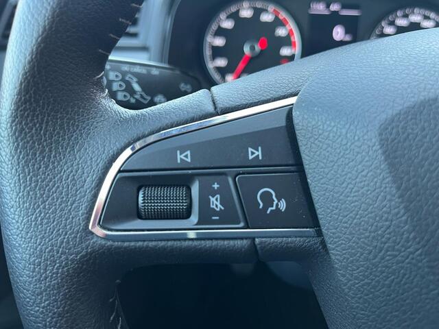 Seat IBIZA 1.0 TSI Style Business Intense / Navigatie / Cruise control / Camera / PDC voor + achter /