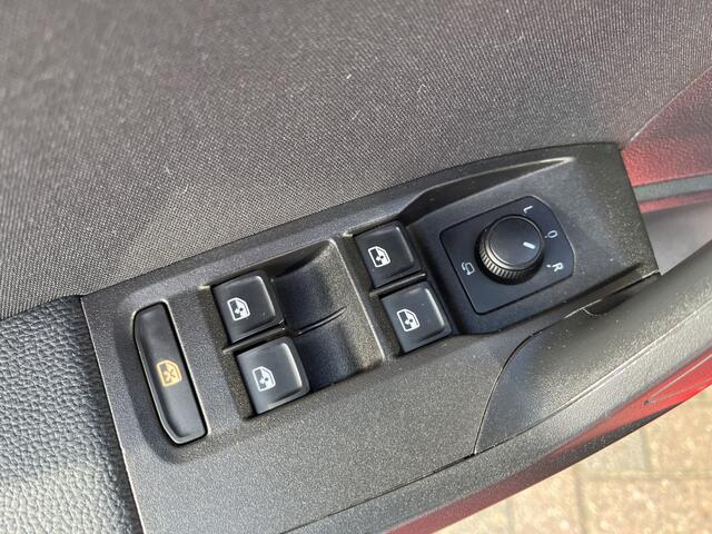 Seat IBIZA 1.0 TSI FR / AUTOMAAT/ PANO/ BEATS AUDIO/ TREKHAAK/ PARK. SENSOREN/ LED/ KEYLESS/ ADAPT. CRUISE/ APP CONNECT/ NAVI/ CLIMA