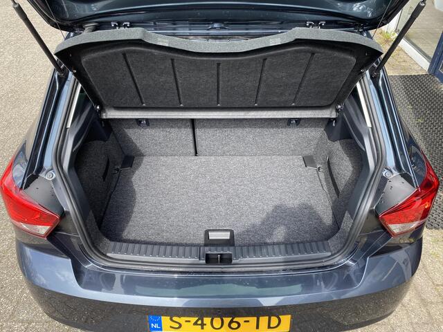 Seat IBIZA 1.0 EcoTSI Style Business Intense / NL-Auto / 2 Jaar-Fabrieksgarantie / 27.000 KM / Apple-Carplay & Android-Auto / Stoelverwarming / Cruise-Control / Premium-Audio / DAB Radio-Bluetooth / Navi / LED / PDC met Camera / 17'' LMV / ENZ.