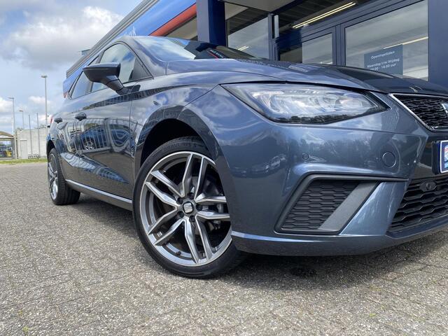 Seat IBIZA 1.0 EcoTSI Style Business Intense / NL-Auto / 2 Jaar-Fabrieksgarantie / 27.000 KM / Apple-Carplay & Android-Auto / Stoelverwarming / Cruise-Control / Premium-Audio / DAB Radio-Bluetooth / Navi / LED / PDC met Camera / 17'' LMV / ENZ.