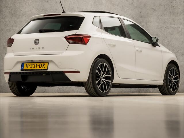 Seat IBIZA 1.0 TSI Intense Sport (SCHUIFDAK, APPLE CARPLAY, GROOT NAVI, CLIMATE, CAMERA, SPORTSTOELEN, LM VELGEN, CRUISE, NIEUWE APK, NIEUWSTAAT)