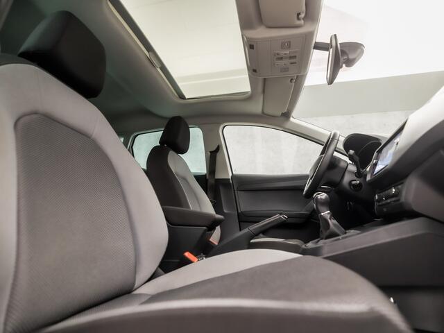 Seat IBIZA 1.0 TSI Intense Sport (SCHUIFDAK, APPLE CARPLAY, GROOT NAVI, CLIMATE, CAMERA, SPORTSTOELEN, LM VELGEN, CRUISE, NIEUWE APK, NIEUWSTAAT)