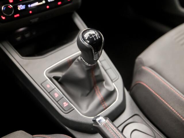 Seat IBIZA 1.0 TSI FR Intense Sport (APPLE CARPLAY, GROOT NAVI, CLIMATE, STOELVERWARMING, SPORTSTOELEN, LED KOPLAMPEN, CAMERA, ADAPTIVE CRUISE, NIEUWE APK, NIEUWSTAAT)