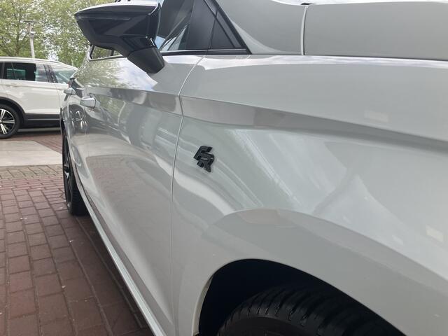Seat IBIZA 1.5 TSI EVO FR Business Intense / Panoramadak / Full Led / Leder / Keyless / Stoelverwarming / 18 Inch / 150PK