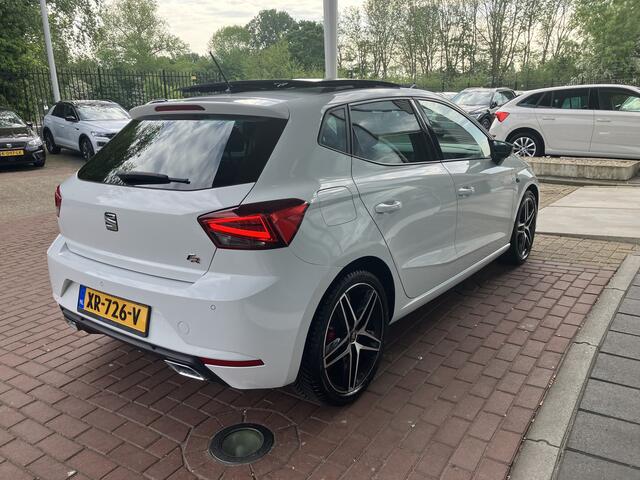 Seat IBIZA 1.5 TSI EVO FR Business Intense / Panoramadak / Full Led / Leder / Keyless / Stoelverwarming / 18 Inch / 150PK