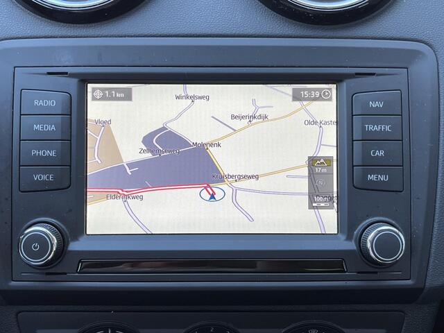 Seat IBIZA 1.0 EcoTSI Style / Navigatie full map / Apple Carplay & Android Auto / Parkeersensoren achter / Cruise Control / Airco / Radio