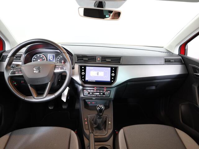 Seat IBIZA 1.0 TSI Style Business Intense 95 PK | Navigatie Parkeersensoren | Airco | Cruise controle