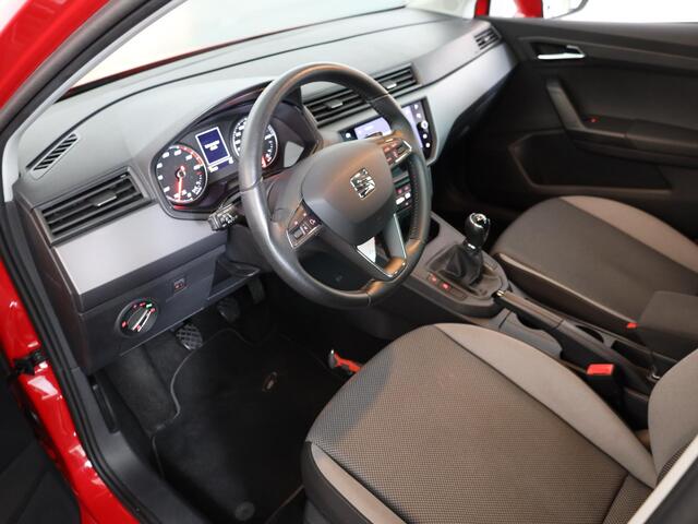 Seat IBIZA 1.0 TSI Style Business Intense 95 PK | Navigatie Parkeersensoren | Airco | Cruise controle