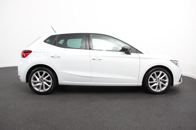 Seat IBIZA 1.0 TSI 110 pk Automaat FR | Navigatie Apple Carplay/Android Auto Adaptive Cruise Control Stoelverwarming Full LED Parkeersensoren Camera Virtual Cockpit Keyless Go