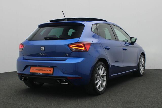 Seat IBIZA 1.0 EcoTSI 110 pk DSG FR Plus Connect | Panoramadak | Leder/alcantara | Navigatie 9,2 inch | Achteruitrijcamera | Stoelverwarming