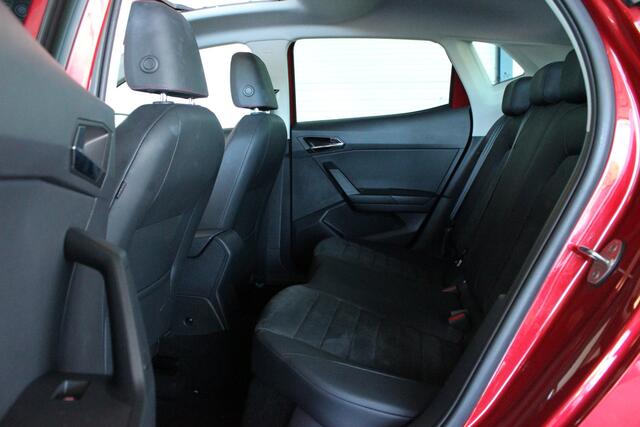 Seat IBIZA 1.0 TSI FR Business Intense Pano | Camera | Virtual Cockpit | LED | Stoelverw. | Carplay | Camera | Navi | Cruise | 17" LMV | PDC V+A