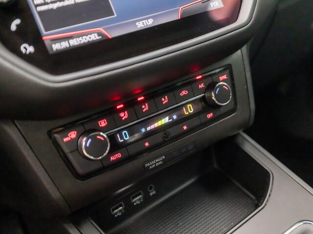 Seat IBIZA 1.0 TSI Excellence FR Sport (VIRTUAL COCKPIT, APPLE CARPLAY, GROOT NAVI, LEDER, KEYLESS, BEATS AUDIO, SPORTSTOELEN, GETINT GLAS, ZWART HEMEL, CRUISE, NIEUWSTAAT)