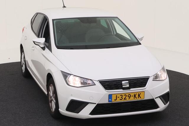 Seat IBIZA 1.0 TSI Style Business Intense / FULL LINK/ PARK. SENSOREN + CAMERA/ CRUISE./ NAVI/ LEDER STUUR
