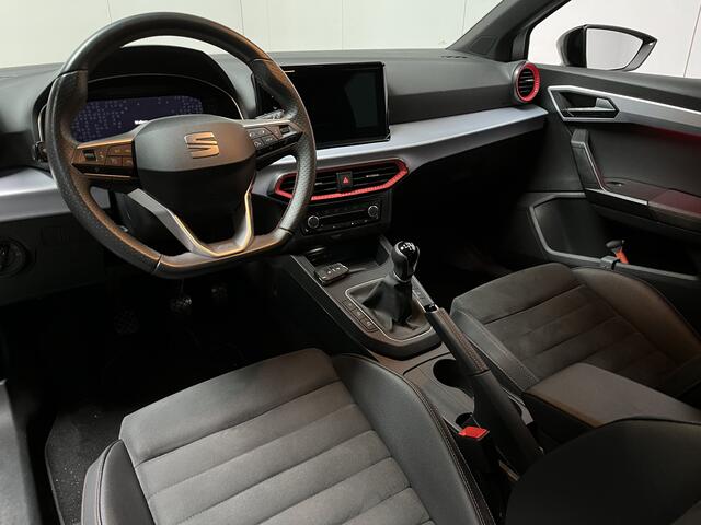 Seat IBIZA 1.0 TSI FR Business Intense / CAMERA/ PARK. SENSOREN/ LED PLUS/ VIRTUAL COCKPIT/ STOELVERWARM./ FULL LINK/ ADAPT. CRUISE/ NAVI/ CLIMA/ DAB/ 17" LMV