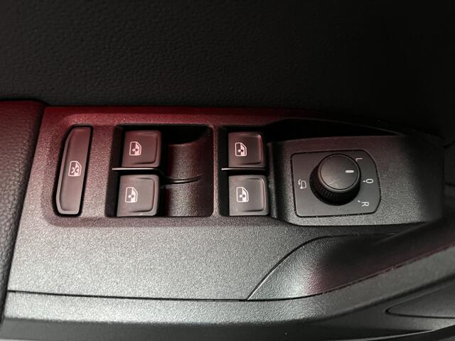 Seat IBIZA 1.0 TSI FR Business Intense / CAMERA/ PARK. SENSOREN/ LED PLUS/ VIRTUAL COCKPIT/ STOELVERWARM./ FULL LINK/ ADAPT. CRUISE/ NAVI/ CLIMA/ DAB/ 17" LMV