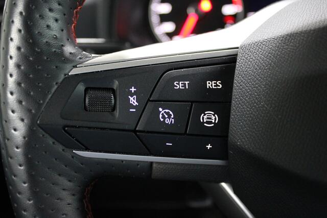 Seat IBIZA 1.0 EcoTSI FR / 17'' LMV / PDC voor + achter / Full led / Rij modus /