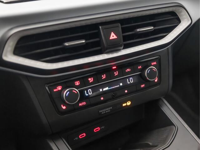 Seat IBIZA 1.0 TSI Intense Sport (VIRTUAL COCKPIT, APPLE CARPLAY, GROOT NAVI, CLIMATE, STOELVERWARMING, SPORTSTOELEN, LED KOPLAMPEN, GETINT GLAS, CRUISE, LM VELGEN, NIEUWSTAAT)