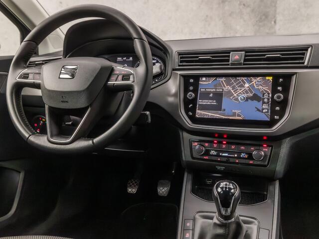 Seat IBIZA 1.0 TSI Sport (APPLE CARPLAY, GROOT NAVI, CAMERA, CLIMATE, CRUISE, SPORTSTOELEN, GETINT GLAS, LM VELGEN, NIEUWE APK, NIEUWSTAAT)
