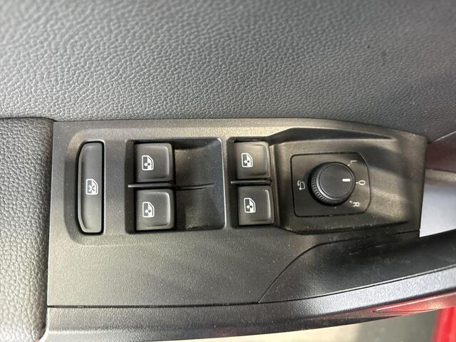 Seat IBIZA 1.0 TSI 110pk DSG FR Business Connect · Apple/Android Car Play · Camera · P-Sensoren · Stoelverwarming · Virtual Cockpit · 17'' Inch · Garantie t/m 04-07-2027 of 100.000km