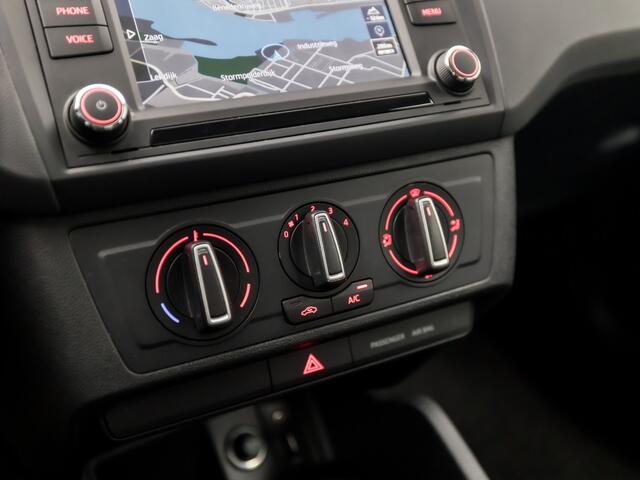 Seat IBIZA ST 1.0 TSI Sport (APPLE CARPLAY, NAVIGATIE, CRUISE, LM VELGEN, SPORTSTOELEN, PARKEERSENSOREN, LM VELGEN, NIEUWE APK, NIEUWSTAAT)