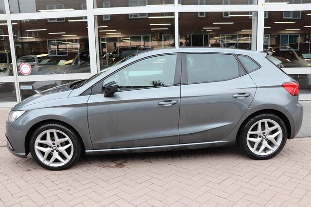 Seat IBIZA 1.0 TSI FR Business Intense. Dealeronderhouden, navigatie.