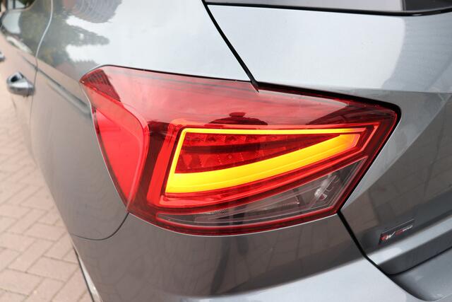 Seat IBIZA 1.0 TSI FR Business Intense. Dealeronderhouden, navigatie.