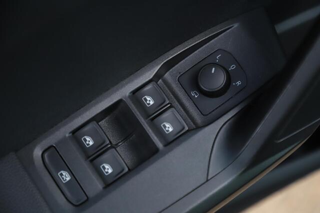 Seat IBIZA 1.0 EcoTSI Style Business Intense 95PK NAP Virtual Cockpit Getint Glas Carplay Android Navigatie Stoelverwarming Climate Cruise Control LED