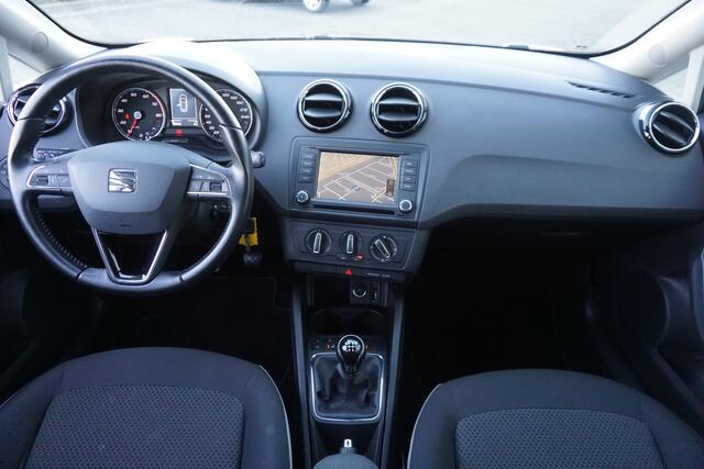 Seat IBIZA ST 1.0 EcoTSI Style Connect Airco / Navi / Cruise / Parkeersens. / Carplay / Trekhaak / Lm velgen / NAP