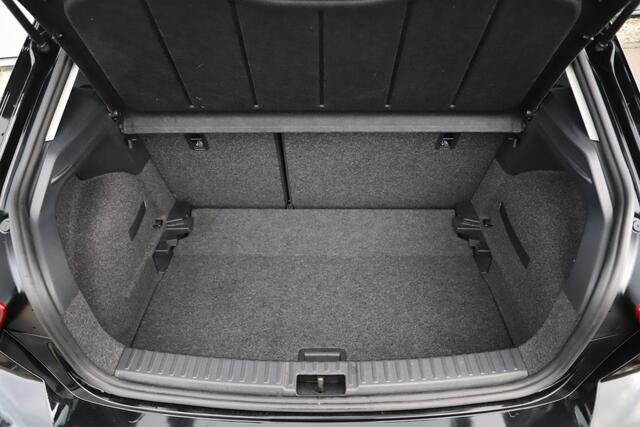 Seat IBIZA 1.0 EcoTSI Style 95PK NAP Full LED Carplay Android Draadloos 15 inch LMV Rijstrooksensor Parkeersensor Climate Cruise Control