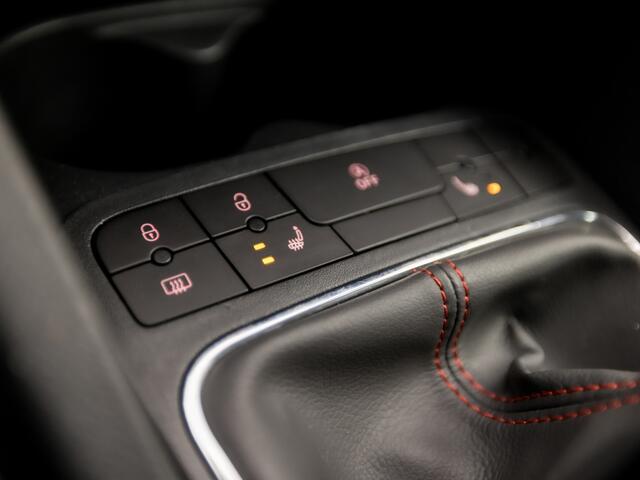 Seat IBIZA 1.0 TSI FR Sport (APPLE CARPLAY, NAVIGATIE, CLIMATE, STOELVERWARMING, SPORTSTOELEN, GETINT GLAS, LM VELGEN, XENON, CRUISE, NIEUWSTAAT)