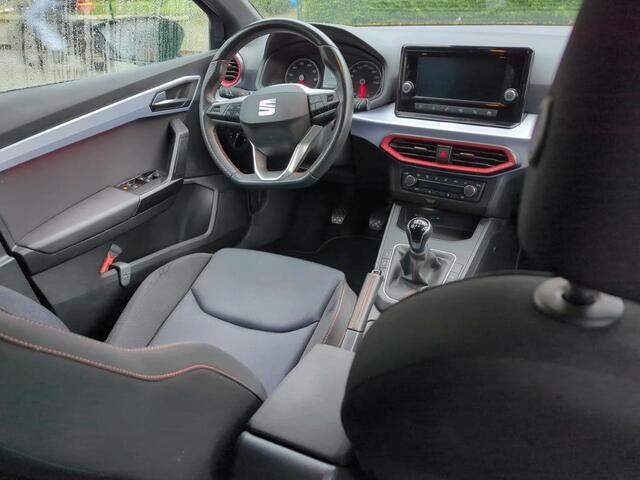 Seat IBIZA 1.0 EcoTSI 95pk FR / Facelift / LED / Full-Link / Clima / Parkeersensoren / Donker Glas / 18" LMV