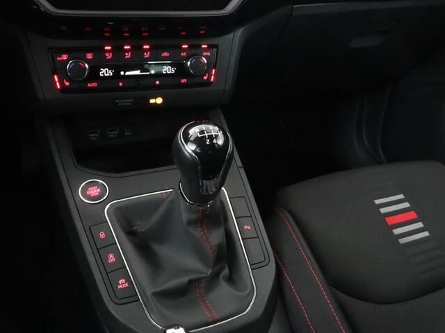 Seat IBIZA 1.0 TSI FR Intens | Panoramadak | Stoelverwarming | Adaptive cruise | Beats Pack | Camera | Carplay | Full LED | Navigatie | Keyless | Climate control