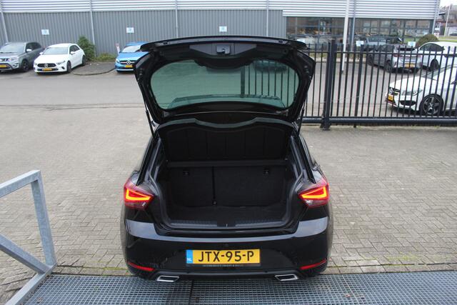 Seat IBIZA 1.0 EcoTSI FR Automaat / Cruise control adaptief / Navigatie / Climate control / Achteruitrijcamera / Stoelverwarming / Parkeersensoren rondom / Digital dashboard / Lane assist /