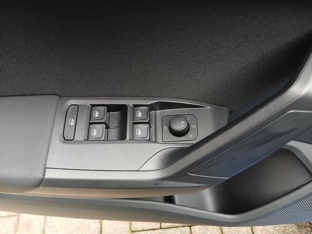 Seat IBIZA 1.0 EcoTSI FR Business Intense + Navigatie + 18 inch + Camera, 30.000 k.m.!!