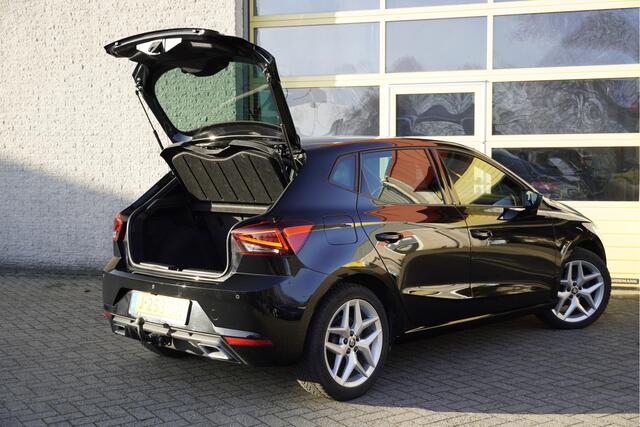 Seat IBIZA 1.0 TSI 5drs FR Business Intense BJ2020 Lmv 17" | Led V+A | Navi | Pdc | Achteruitrijcamera | App-Connect | Virtual cockpit | Dashboard verlichting | Beats Audio | Climate control | Cruise control | Sportstoelen | Zwarte hemel | Extra getint glas