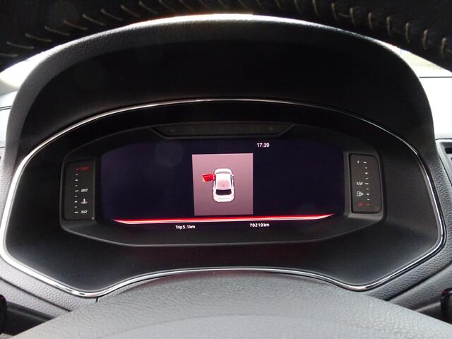 Seat IBIZA 1.0 TSI Excellence Automatische airco, navigatie, digitaal instrumenten paneel, licht metalen velgen, parkeersensoren voor en achter, sport interieur, parelmoer lak, zwarte hemel bekleding, enz.