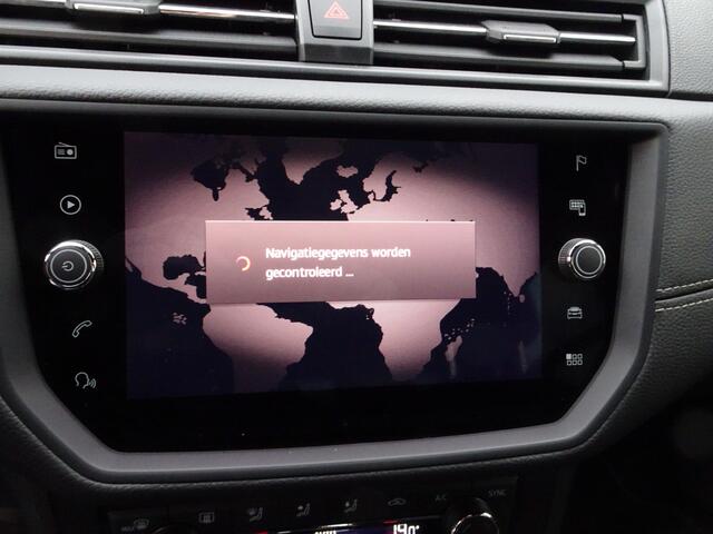 Seat IBIZA 1.0 TSI Excellence Automatische airco, navigatie, digitaal instrumenten paneel, licht metalen velgen, parkeersensoren voor en achter, sport interieur, parelmoer lak, zwarte hemel bekleding, enz.