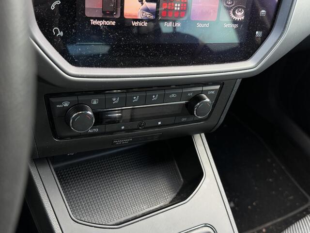Seat IBIZA 1.0 TSI Style Business Intense - Navigatie - Achteruitrijcamera - Climate Control - Lichtmetalen velgen