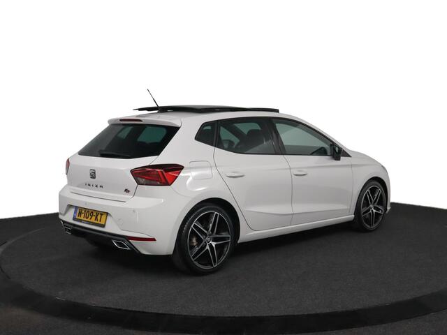 Seat IBIZA 1.0 TSI FR Business Intense | Pano | Virtual Cockpit | Stoelverwarming | Carplay | Navi | Cruise| Camera | PDC | Full Led | 1/2 leder & alcantara