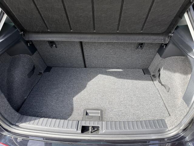 Seat IBIZA 1.0 EcoTSI Style Business Connect / Carplay / Parkeersensoren V+A / 17'' LM / Stoelverwarming