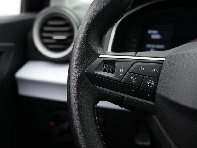 Seat IBIZA 1.0 EcoTSI 95 pk Style Business Intense | Stoelverwarming | Navigatie | Parkeersensoren voor/achter | Carplay | Climatronic 2-zone